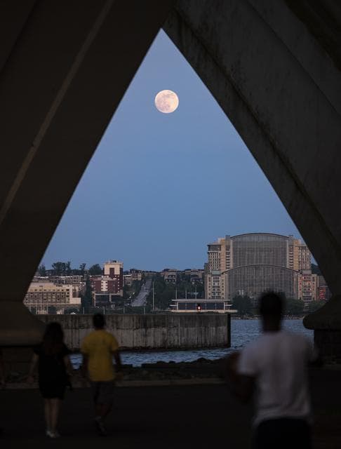 NASA image: Moonrise