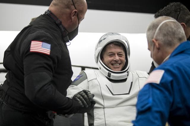 NASA image: NASA’s SpaceX Crew-2 Splashdown