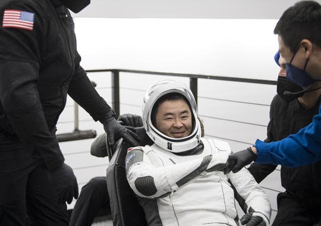 NASA image: NASA’s SpaceX Crew-2 Splashdown