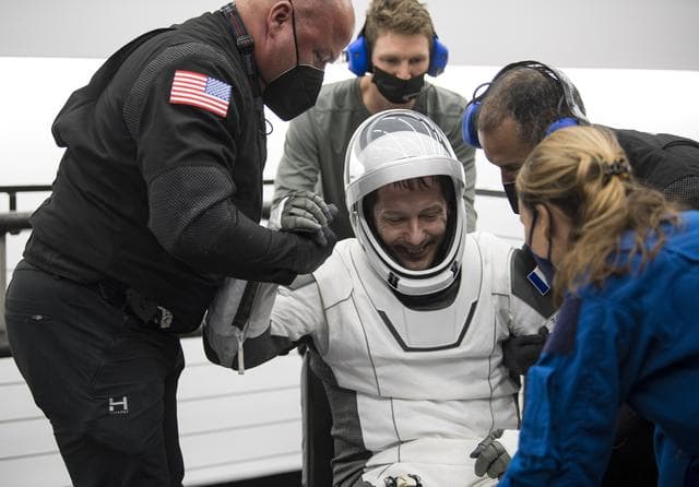 NASA image: NASA’s SpaceX Crew-2 Splashdown