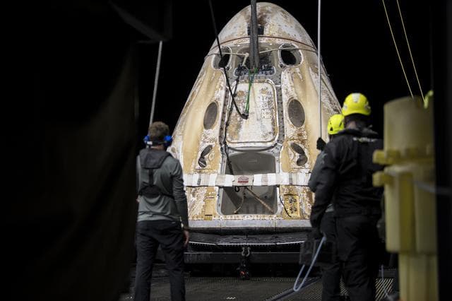 NASA image: NASA’s SpaceX Crew-2 Splashdown