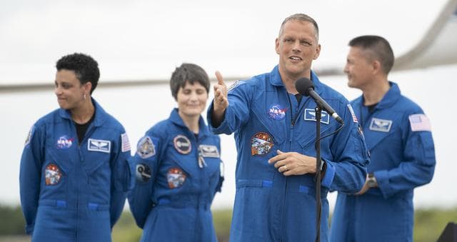 NASA image: SpaceX Crew-4 Crew Arrival