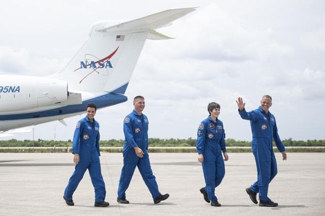 NASA image: SpaceX Crew-4 Crew Arrival