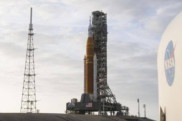 NASA image: Artemis 1 on Launch Pad 39B