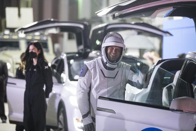 NASA image: SpaceX Crew-4 Crew Walkout