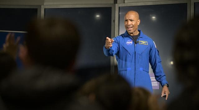 NASA image: Astronaut Victor Glover Inspires DC Area School Students