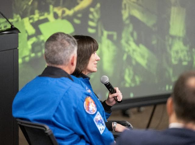 NASA image: NASA’s SpaceX Crew-2 Astronauts Headquarters Presentation