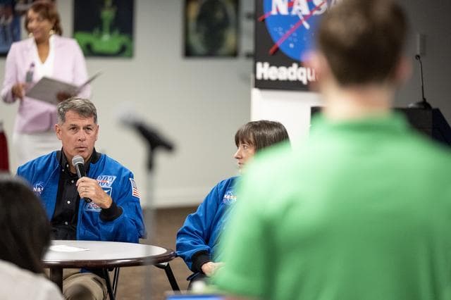 NASA image: NASA’s SpaceX Crew-2 Astronauts Headquarters Presentation
