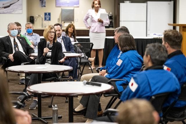 NASA image: NASA’s SpaceX Crew-2 Astronauts Headquarters Presentation