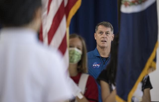 NASA image: NASA's Crew-2 Astronauts Visit Arlington Elementary School