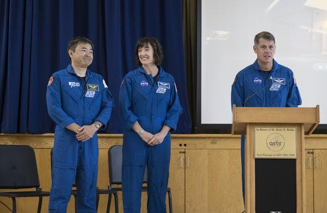 NASA image: NASA's Crew-2 Astronauts Visit Arlington Elementary School
