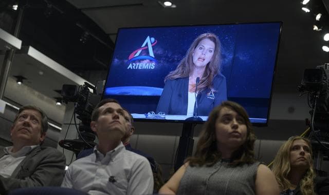 NASA image: Artemis I Moon Mission Briefing