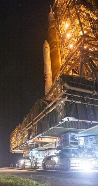 Artemis I Rollout