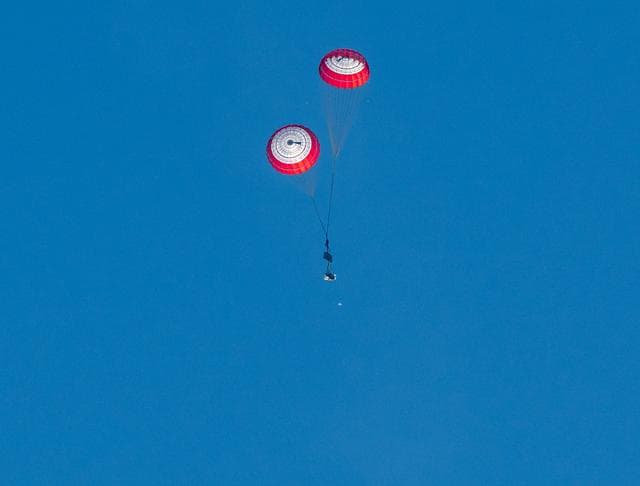 NASA image: NASA’s SpaceX Crew-4 Splashdown