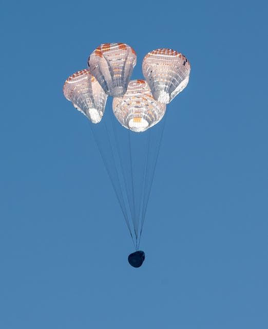 NASA image: NASA’s SpaceX Crew-4 Splashdown