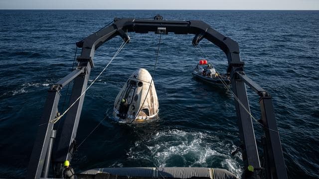 NASA image: NASA’s SpaceX Crew-4 Splashdown