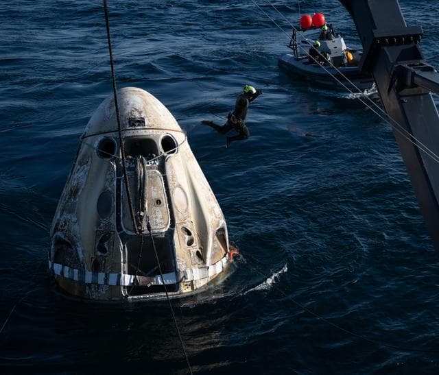 NASA image: NASA’s SpaceX Crew-4 Splashdown