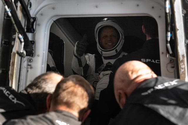 NASA image: NASA’s SpaceX Crew-4 Splashdown