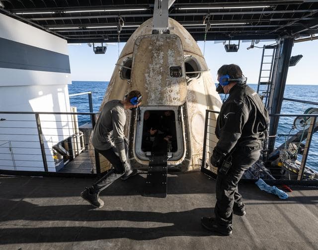 NASA image: NASA’s SpaceX Crew-4 Splashdown