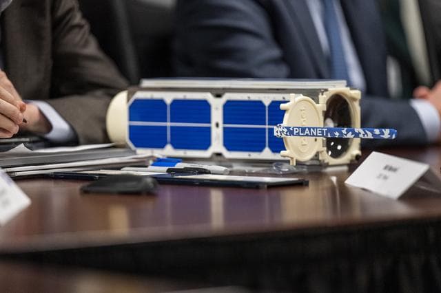 NASA image: Vice President Harris and French President Macron meet at NASA H