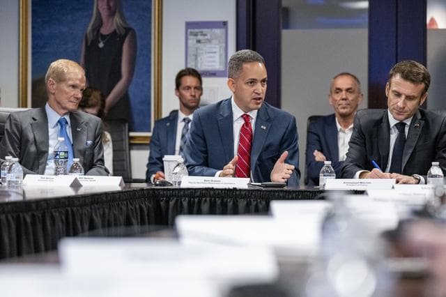 NASA image: Vice President Harris and French President Macron meet at NASA H
