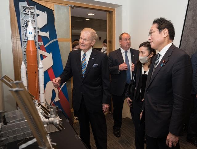 NASA image: U. S. and Japan Space Agreement Signing