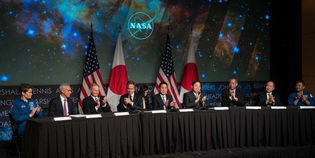 NASA image: U. S. and Japan Space Agreement Signing