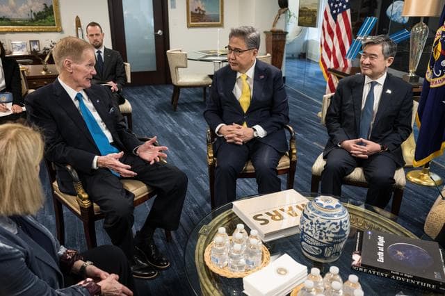 NASA image: NASA Leadership Meets with Republic of Korea’s Minister of For