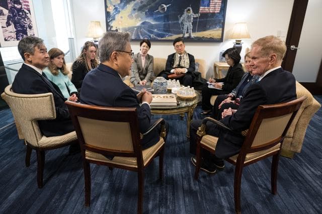 NASA image: NASA Leadership Meets with Republic of Korea’s Minister of For