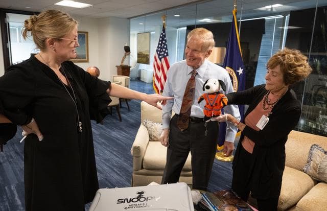 NASA image: NASA Administrator Meets with Jeannie Schulz
