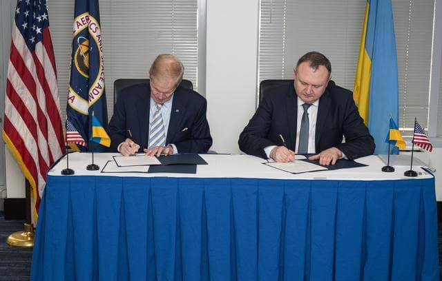 NASA image: NASA Admin Signs Joint Statement with Space Agency of Ukraine 