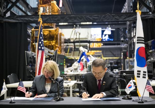 NASA image: NASA and MSIT Joint Statement Signing