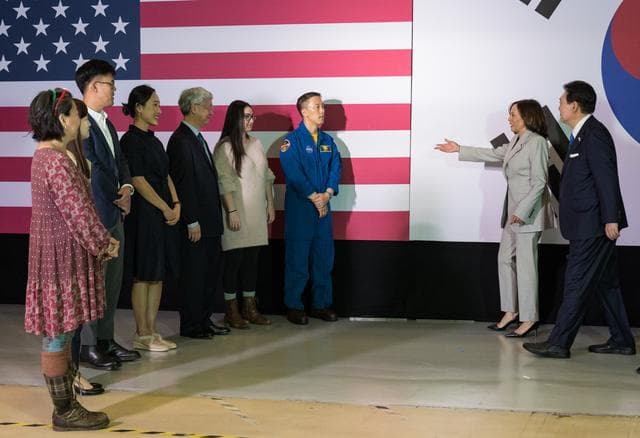 NASA image: Vice President Harris and President Yoon at GSFC