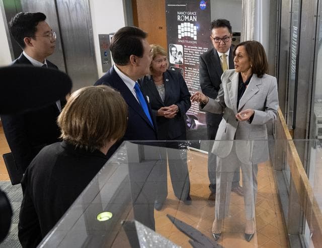 NASA image: Vice President Harris and President Yoon at GSFC