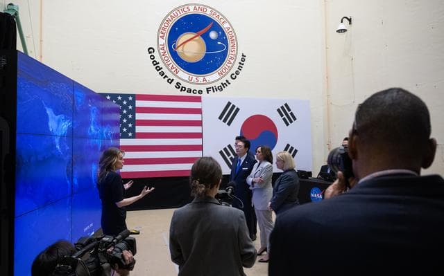 NASA image: Vice President Harris and President Yoon at GSFC