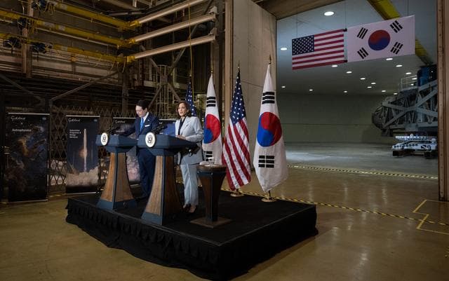 NASA image: Vice President Harris and President Yoon at GSFC