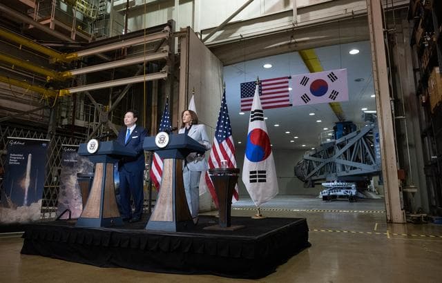 NASA image: Vice President Harris and President Yoon at GSFC