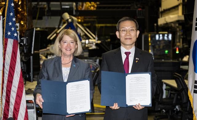 NASA image: NASA and MSIT Joint Statement Signing
