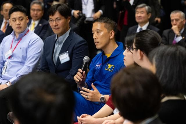 NASA image: President Yoon at GSFC