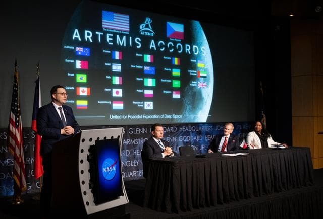 NASA image: Czech Republic Artemis Accords Signing