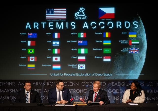 NASA image: Czech Republic Artemis Accords Signing