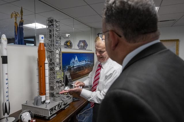 NASA image: Department of Education MOU Signing Ceremony