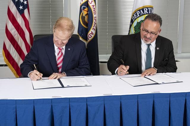NASA image: Department of Education MOU Signing Ceremony
