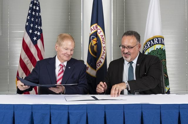 NASA image: Department of Education MOU Signing Ceremony