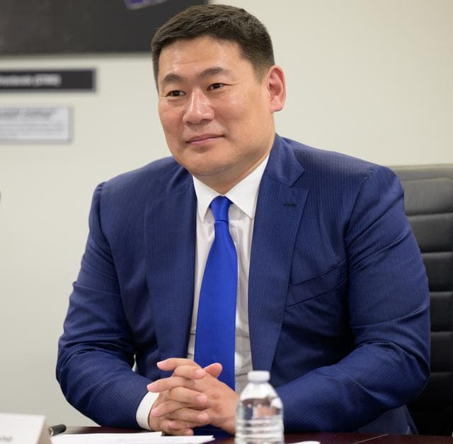 NASA image: Mongolian Prime Minister and NASA Deputy Administrator Meet