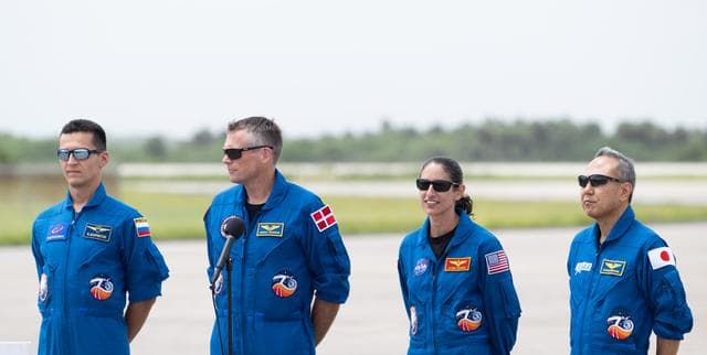 NASA image: NASA’s SpaceX Crew-7 Crew Arrival for Prelaunch Activities
