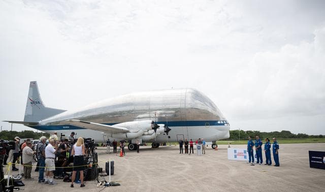 NASA image: NASA’s SpaceX Crew-7 Crew Arrival for Prelaunch Activities