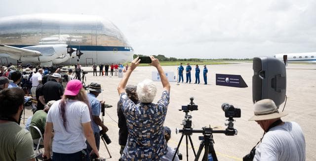 NASA image: NASA’s SpaceX Crew-7 Crew Arrival for Prelaunch Activities