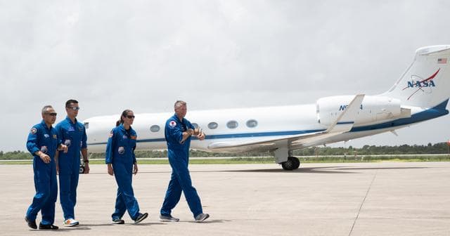 NASA image: NASA’s SpaceX Crew-7 Crew Arrival for Prelaunch Activities