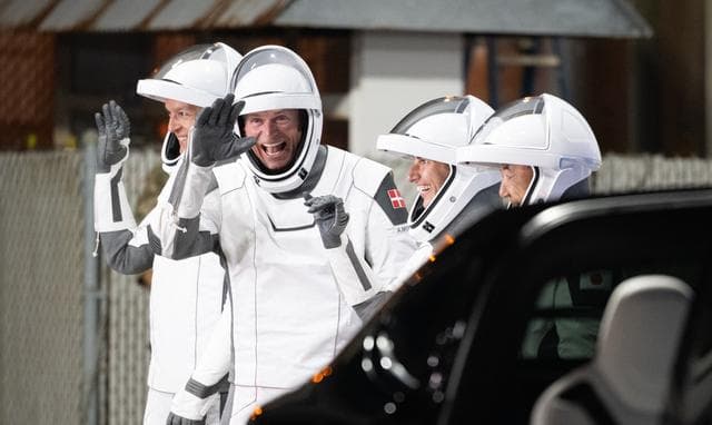 NASA image: NASA’s SpaceX Crew-7 Crew Walkout